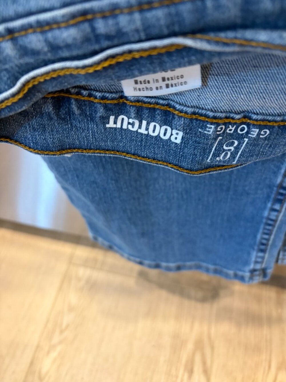 George Jeans - Picture 2 of 4